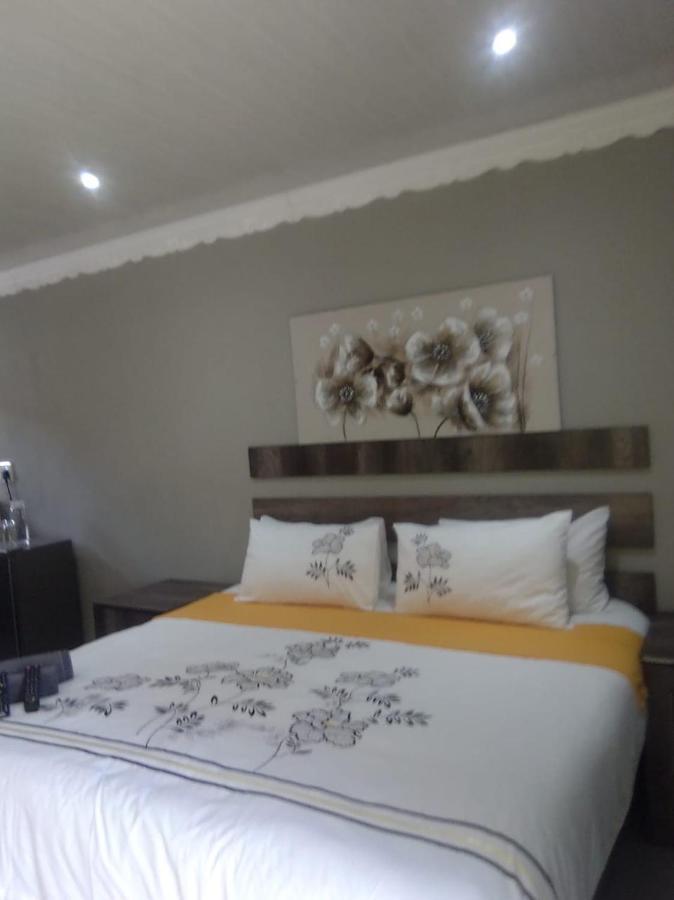 Myburgh Bed And Breakfast Klerksdorp Exterior foto